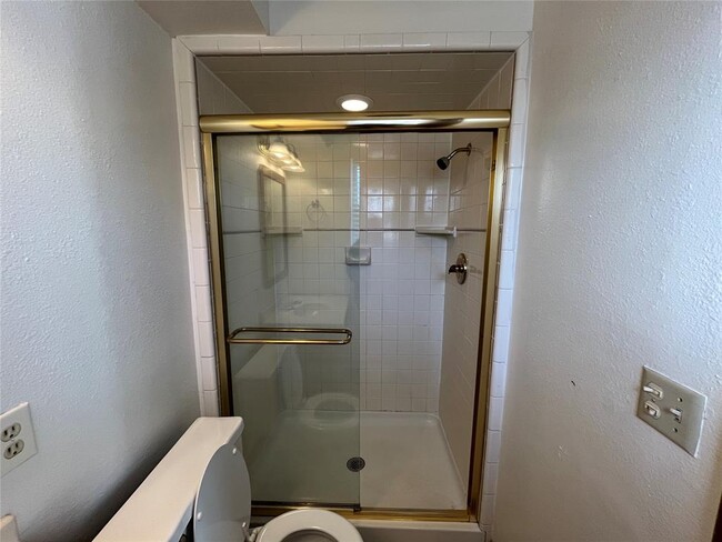 Building Photo - 716 Smalley Dr