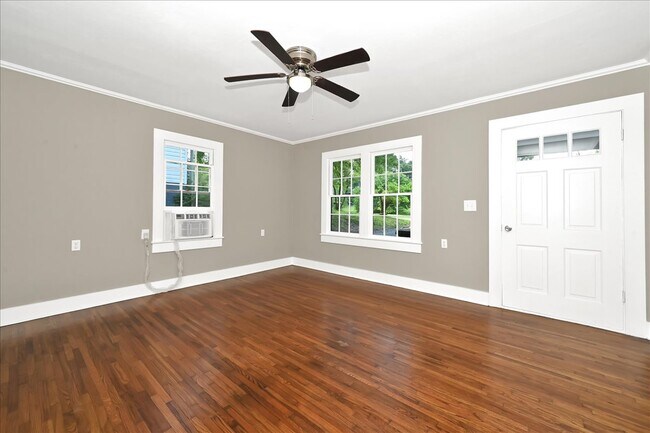 Building Photo - 1506 2nd Way NE