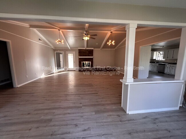 Foto del edificio - 8801 Meandering Way