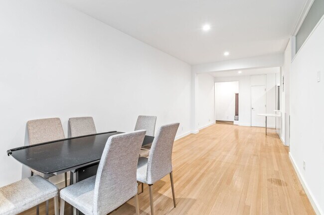 Foto del edificio - 350 E 54th St