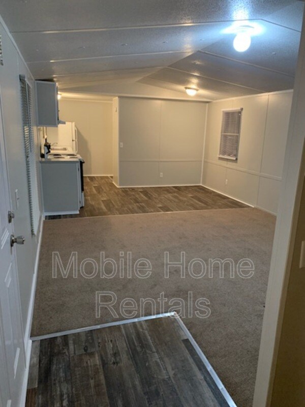 73 Leisure Ln, East Flat Rock, NC 28726 House Rental in East Flat