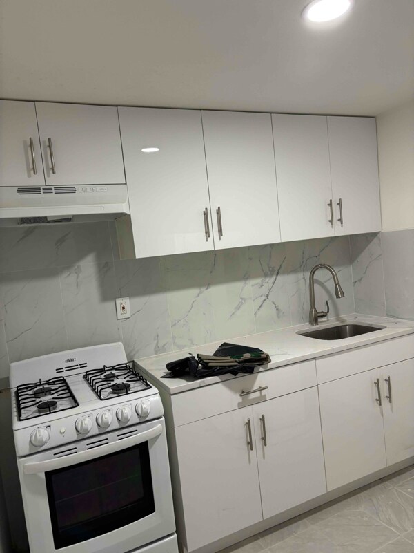 Foto principal - 106 Street Ave