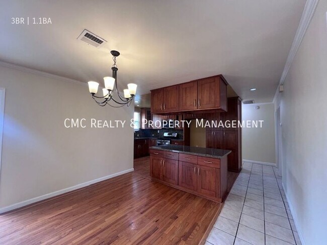 Foto del edificio - Charming Home @ 6822 Pagentry In Long Beach