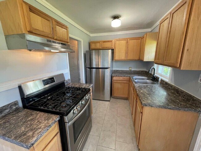 Foto del edificio - 2 bed garage conversion adding a flex room, full size washer connections.