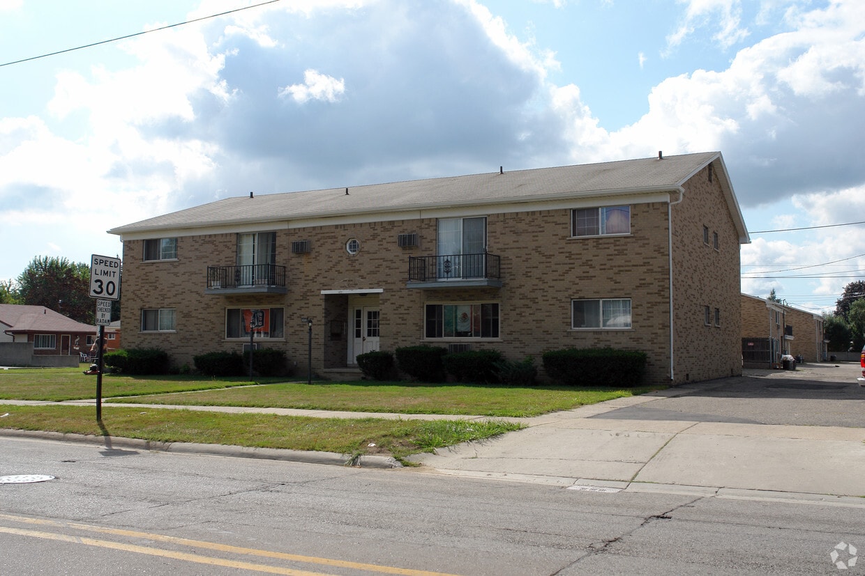14590 Stephens Dr, Eastpointe, MI 48021 Apartments in Eastpointe, MI