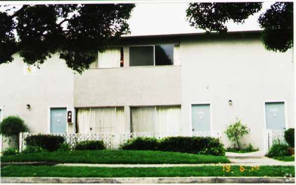 Building Photo - Villa Dora
