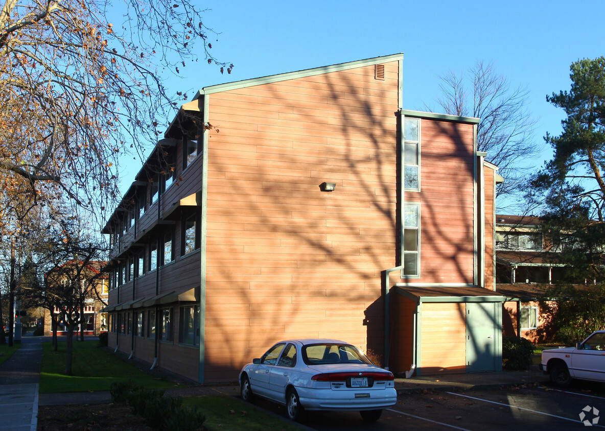 Primary Photo - 6th Avenue Apartments