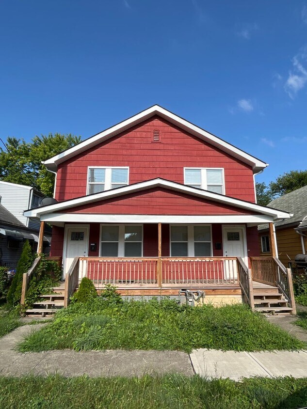 Primary Photo - 3 bedroom 1 bathroom duplex