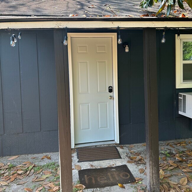 Building Photo - 13 Hibiscus Ave