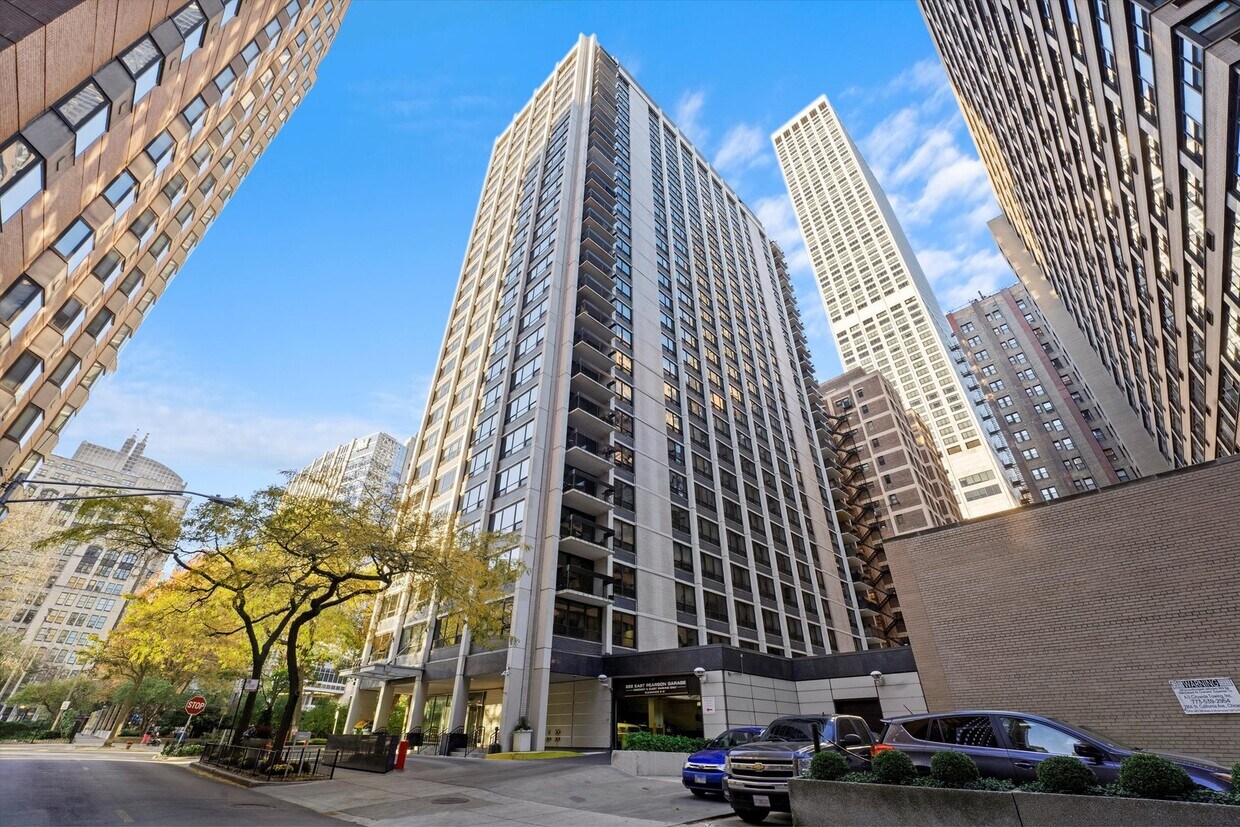 Foto principal - 222 E Pearson St