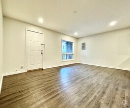 Building Photo - 59 Queenston St