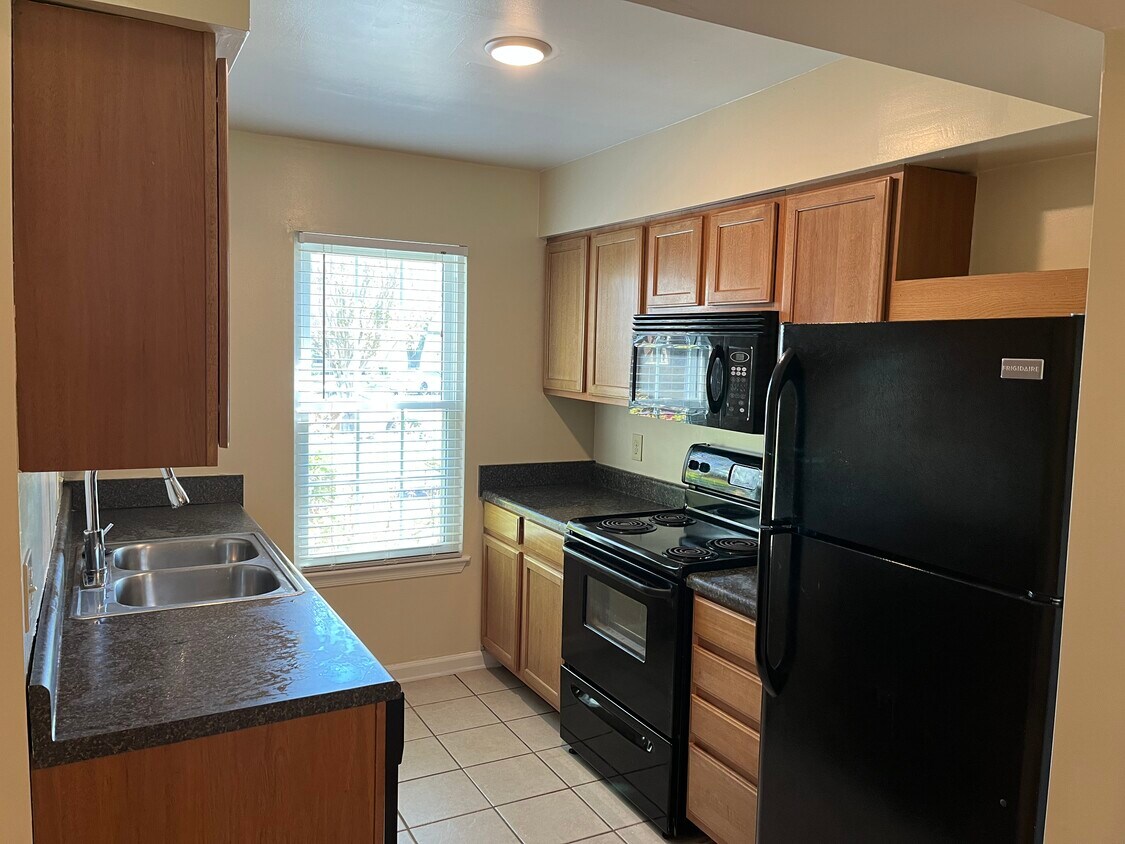 1449 Olivewood Ct Unit 1449, Virginia Beach, VA 23464 Condo for Rent