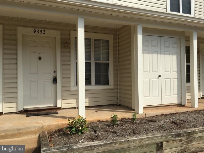 Building Photo - 9353 Scarlet Oak Dr