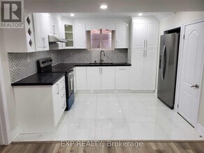 Building Photo - 26 Truro Cir