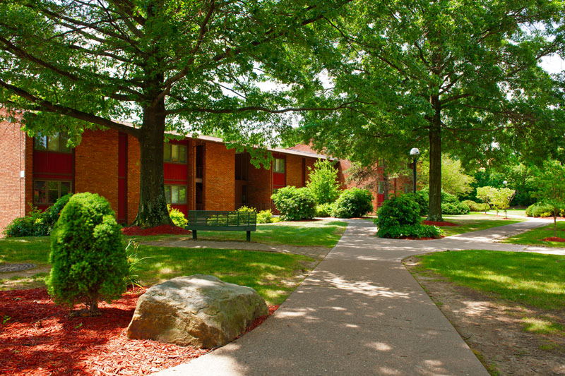 Complejo - Monroeville Apartments at Deauville Park