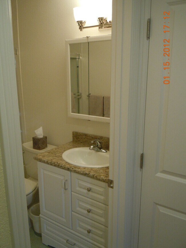 Building Photo - 525 Mandana Blvd