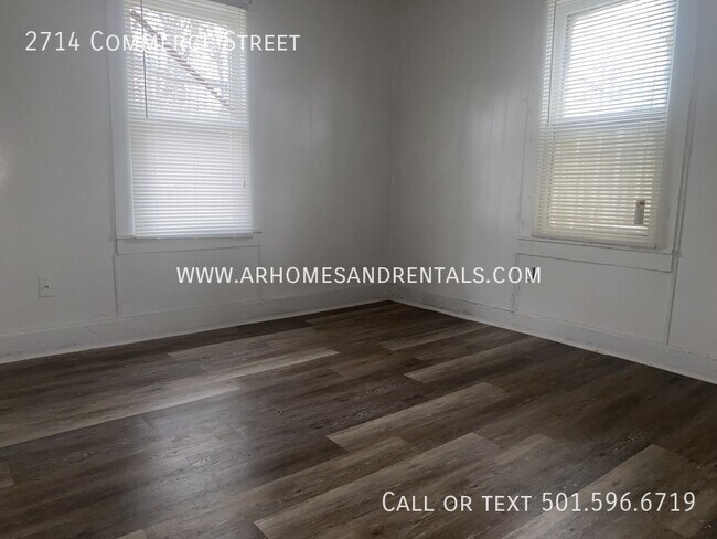 Building Photo - 2714 Commerce St l $695 l 2 beds, 1 bath