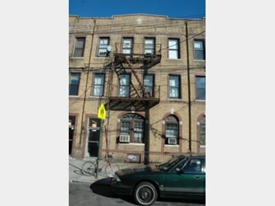 Foto principal - 1717 E 8th St