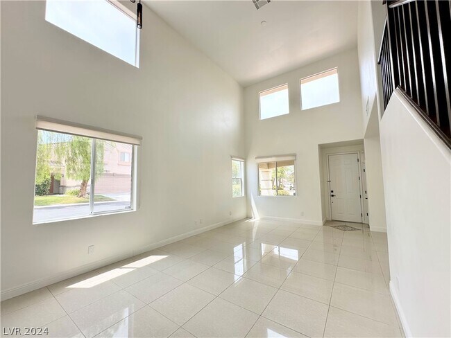 Building Photo - 283 Crooked Tree Dr