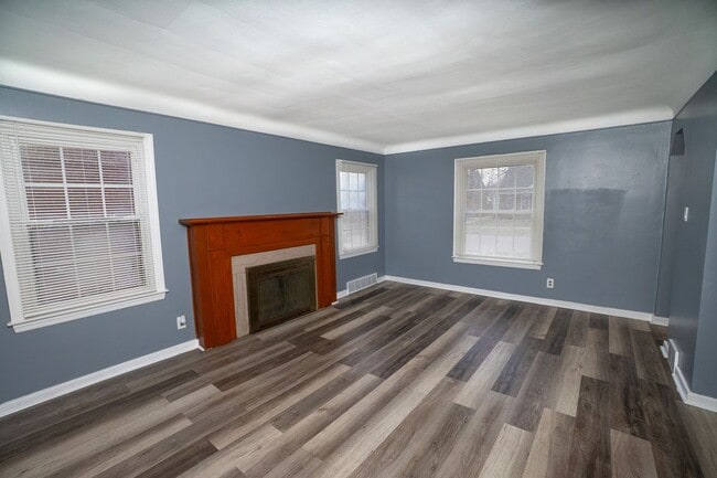 Building Photo - 5942 Radnor St