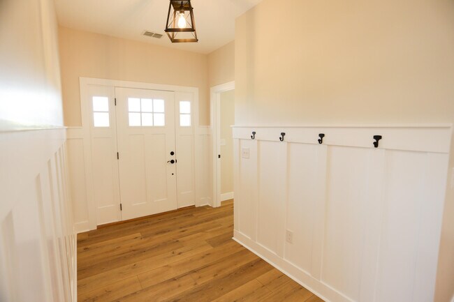 Foto del edificio - 120 Birch Creek Ln