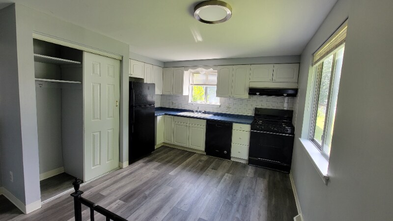 Primary Photo - 250 Huth Rd