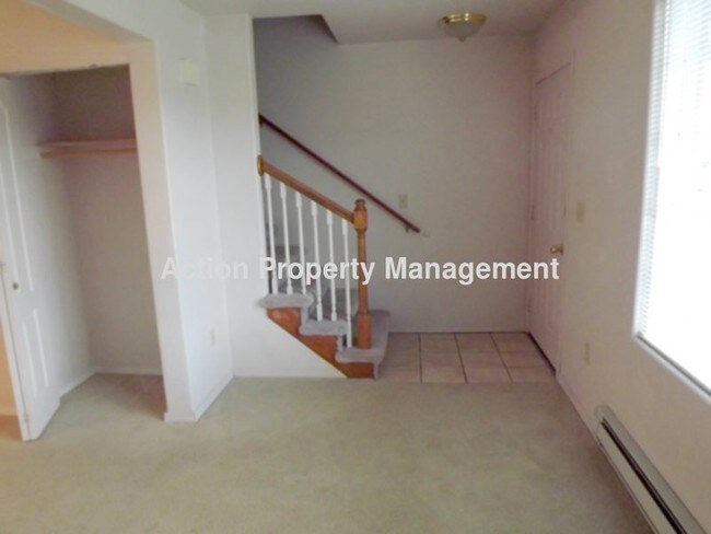 Building Photo - 418 S Cherry St