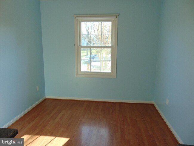 Building Photo - 6520 Yadkin Ct
