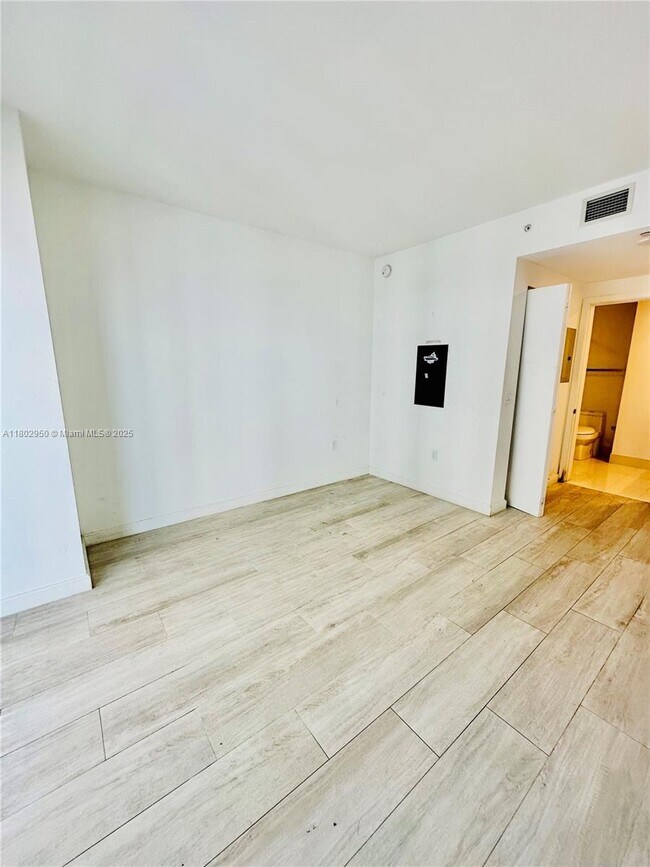 Foto del edificio - 55 SW 9th St