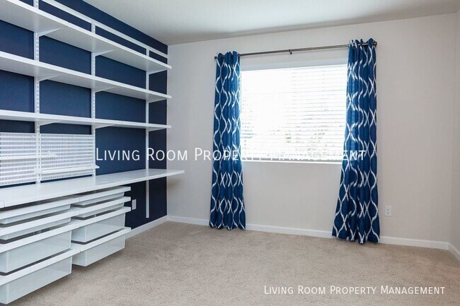 Foto del edificio - Spacious Townhome in Bethany with an Offic...