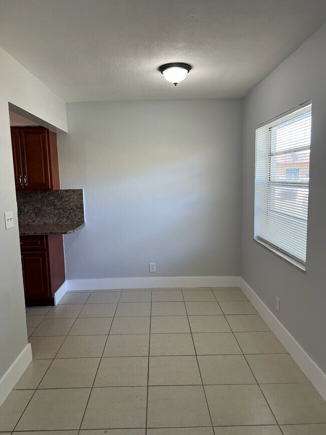 Foto del edificio - 3071 NW 43rd St