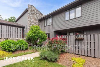 Building Photo - 515 Crowfields Ln