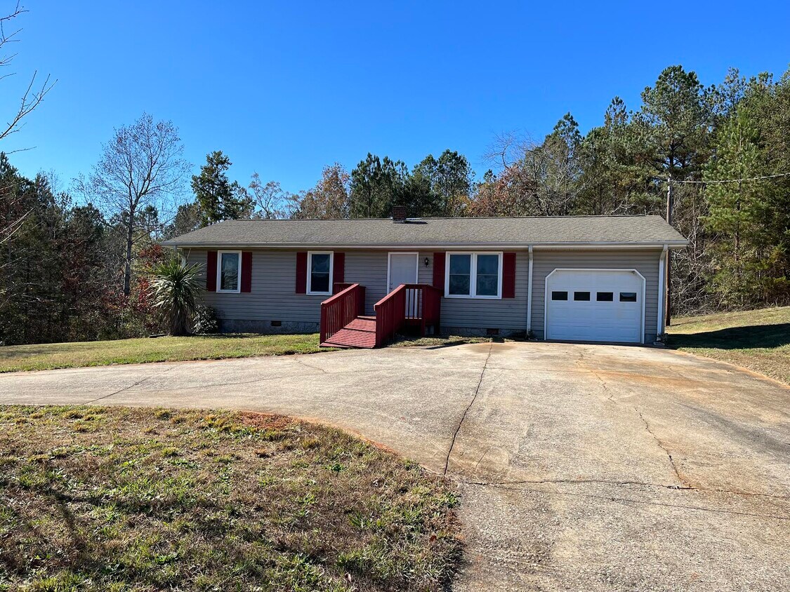 Foto principal - 1765 Coxe Rd.-Beautiful Green Creek countr...