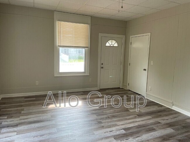 Foto del edificio - 9878 Canterbury Rd