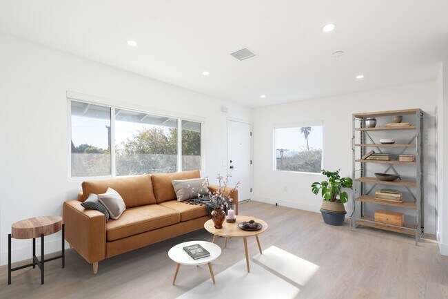 Interior Photo - 1307 Maltman Ave
