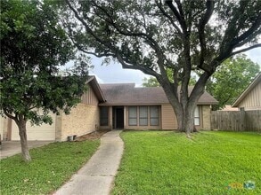 Building Photo - 218 Navajo Dr