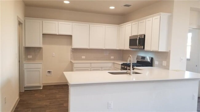 Building Photo - 4604 Tully Dr