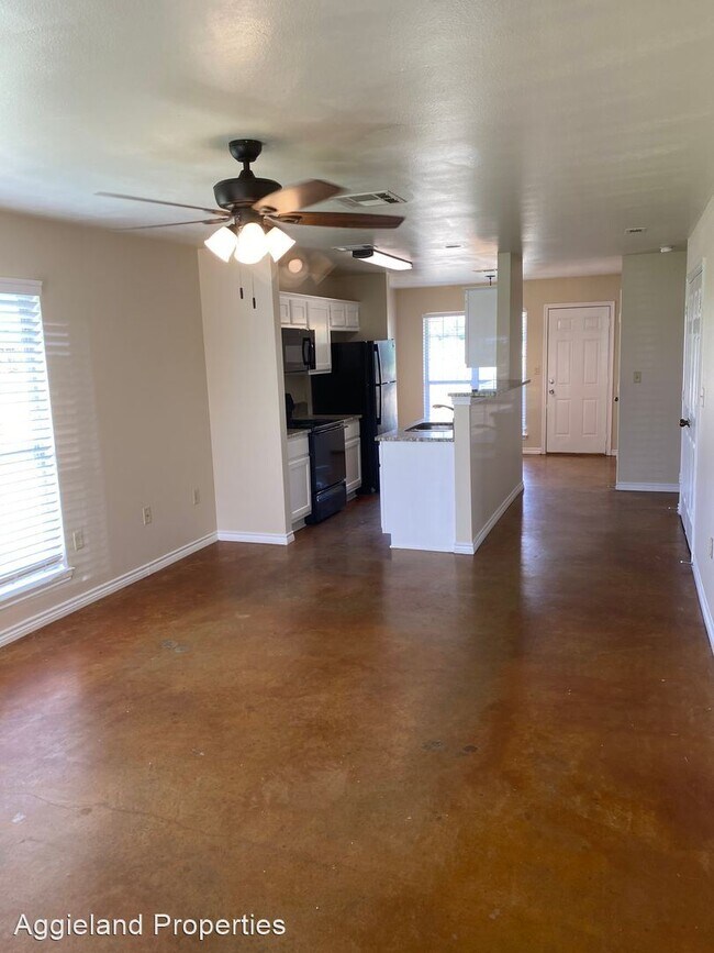 Building Photo - 3 br, 2 bath House - 1255 Flying Ace Circle