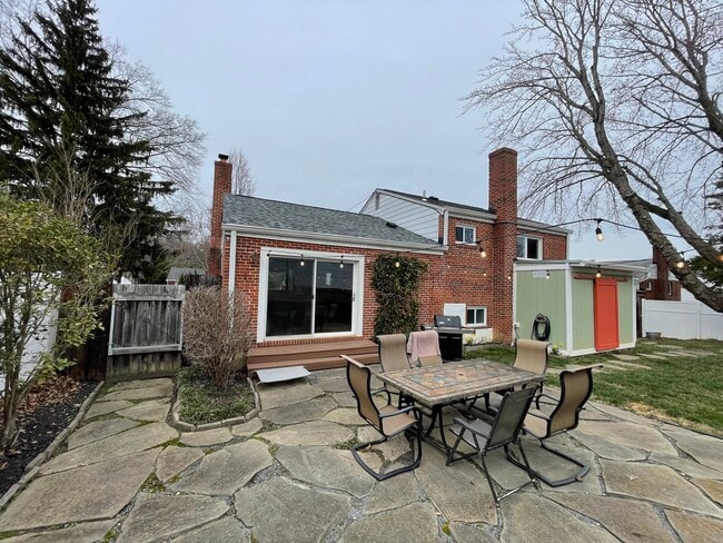 Building Photo - 4810 Mori Dr