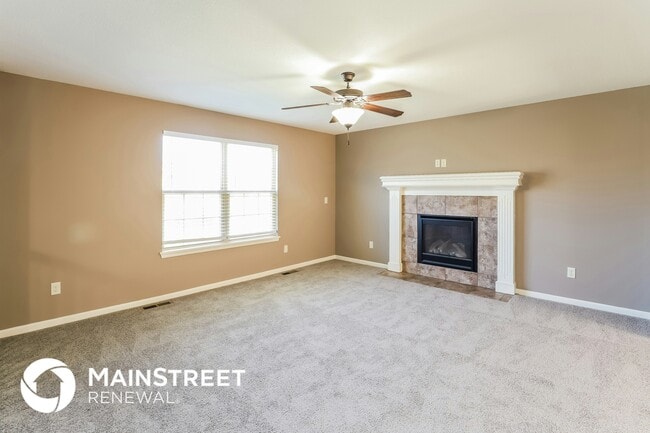 Building Photo - 203 NE Hannah Ct