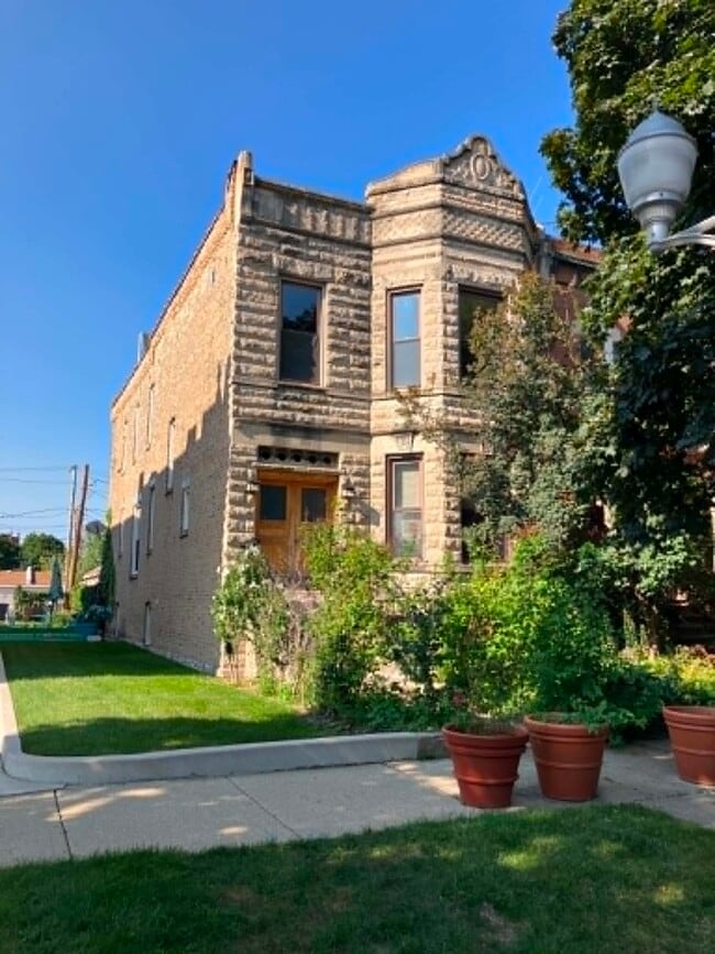 Building Photo - 3508 W Adams St