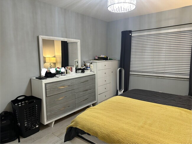 Foto del edificio - 2820 SW 22nd Ave