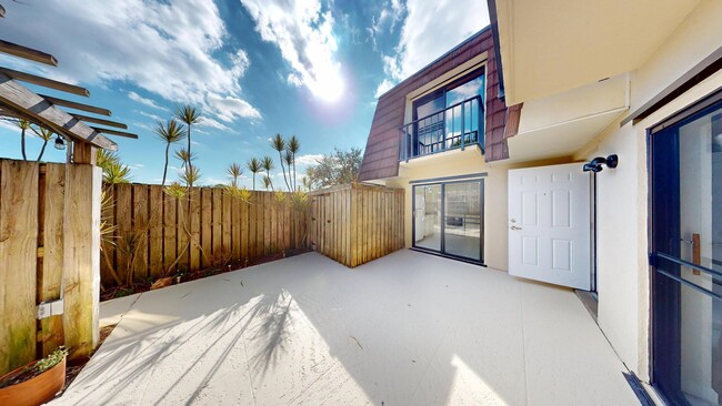 Building Photo - 306 3rd Ln