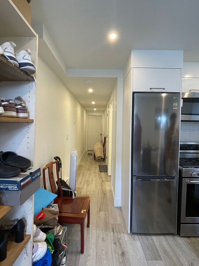 Photo du bâtiment - 2811 23rd Av E