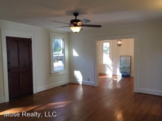 Building Photo - 4 br, 2 bath House - 328 Oak Drive