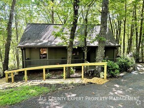 Building Photo - 438 Hunters Trce