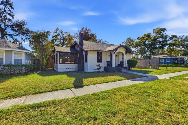 Building Photo - 1326 13th Ave S