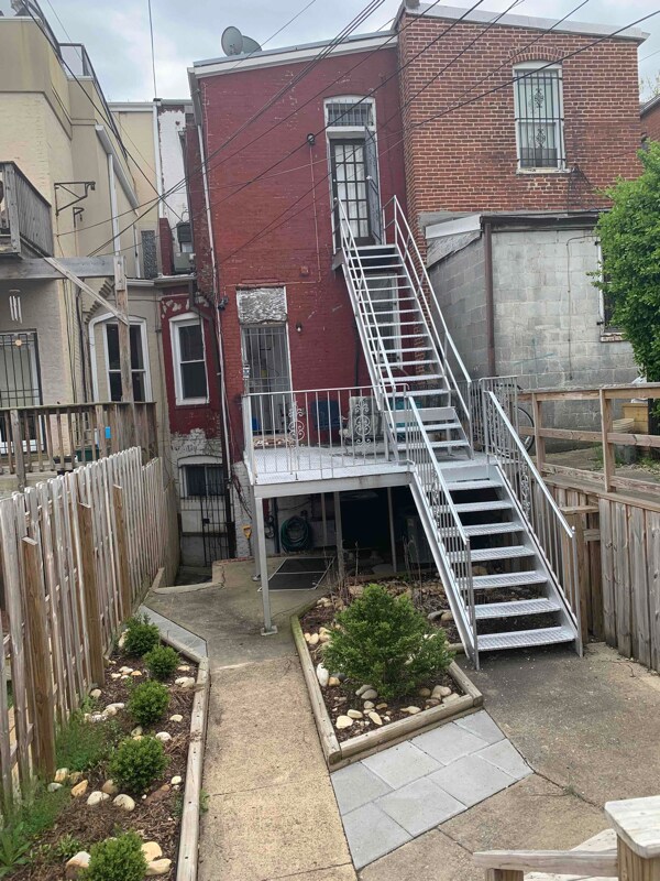 Foto del edificio - 1223 Harvard St NW