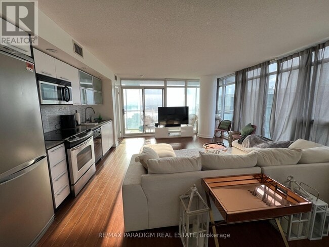 Photo du bâtiment - 2509 - 25 CAPREOL COURT