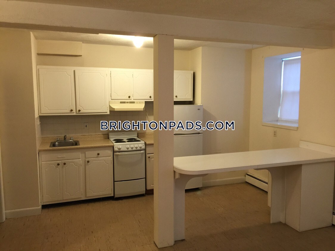 Primary Photo - 160 N Beacon St